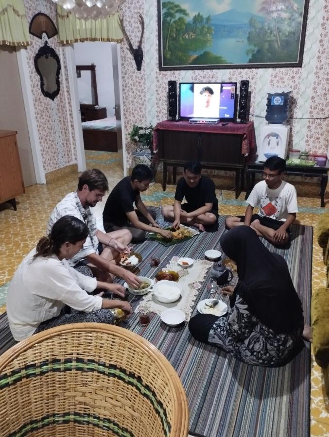 בוקיטינגי Mando Homestay III מראה חיצוני תמונה