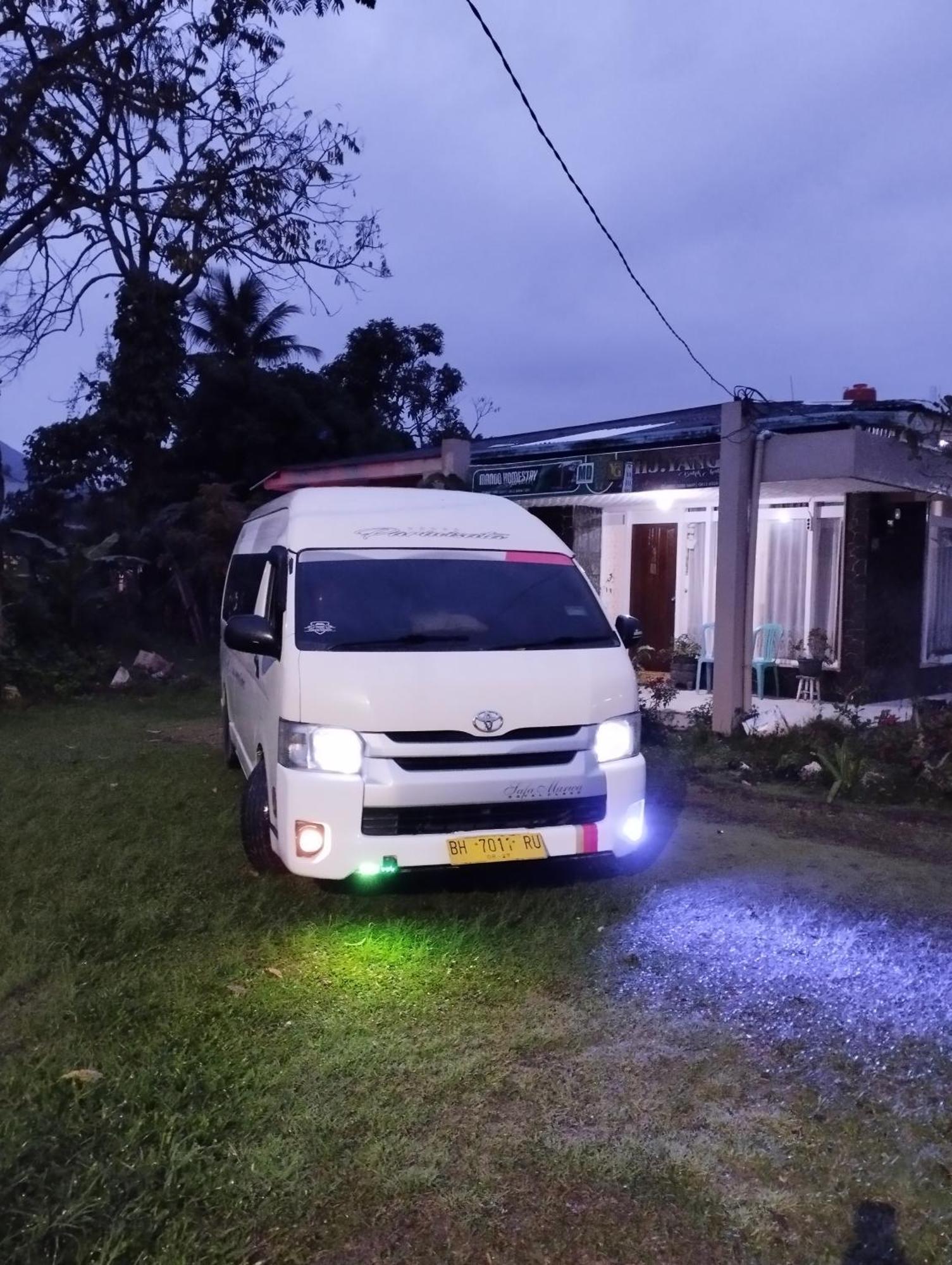 בוקיטינגי Mando Homestay III מראה חיצוני תמונה